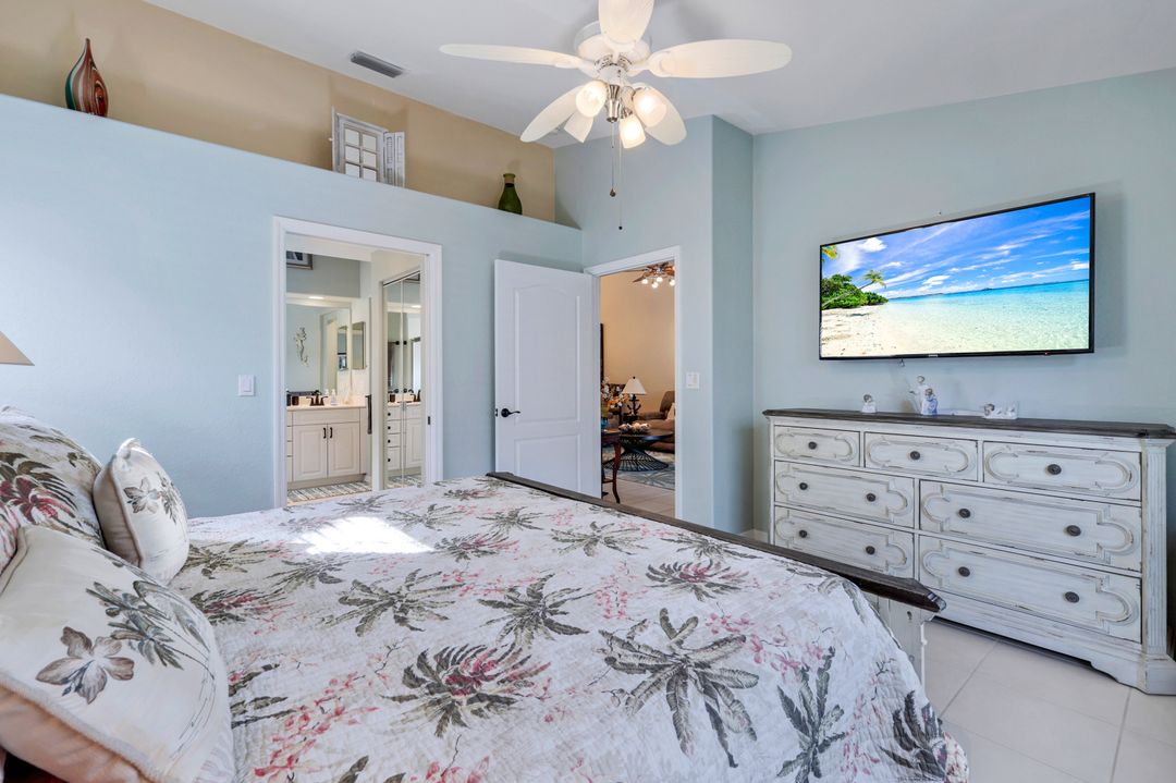 8199 Ibis Cove Cir, Naples, FL 34119