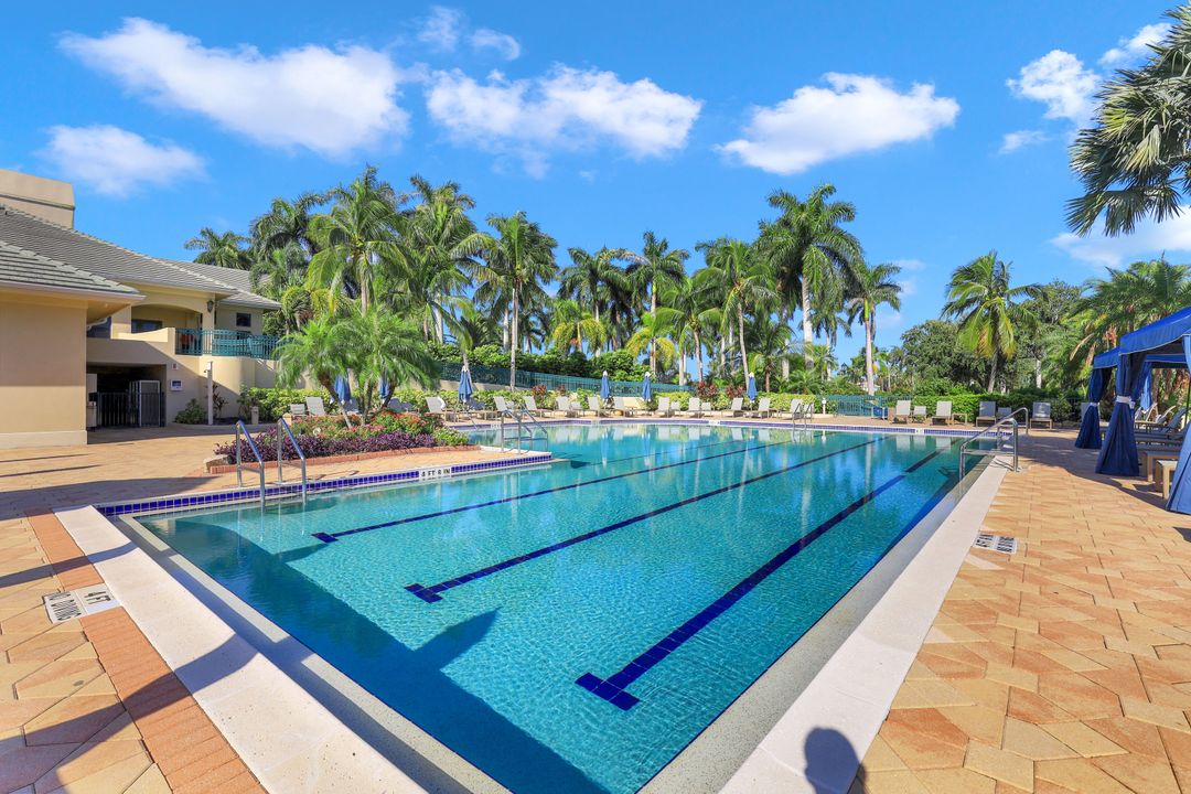 2988 St Barnabas Ct, Naples, FL 34105
