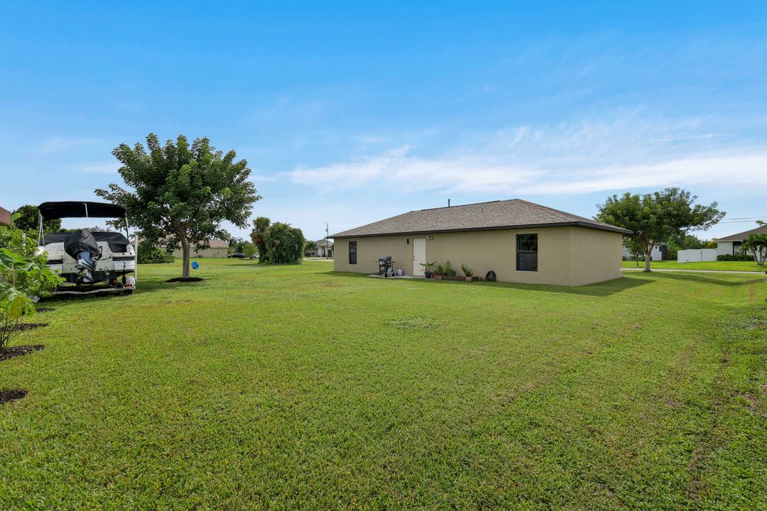 1613 SW 17th Ave, Cape Coral, FL 33991