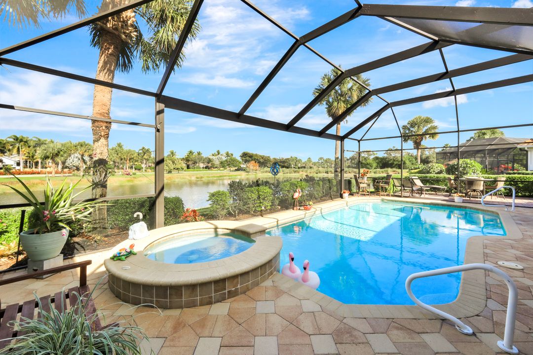 9127 Crystal Ct, Naples, FL 34120