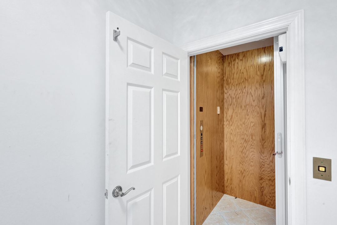 1277 Rialto Way #201, Naples, FL 34114