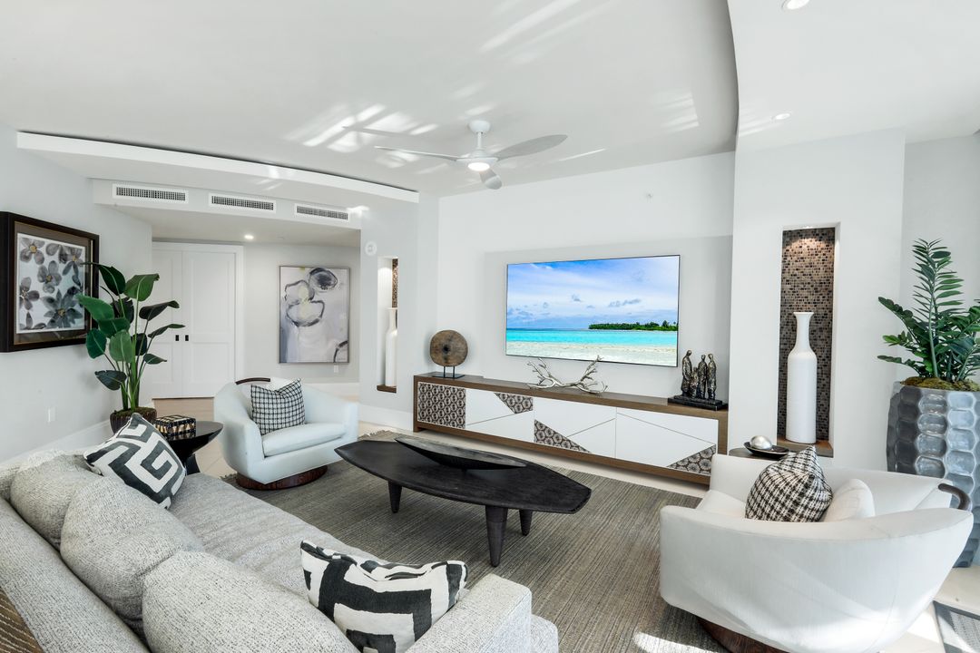 13665 Vanderbilt Dr #301, Naples, FL 34110