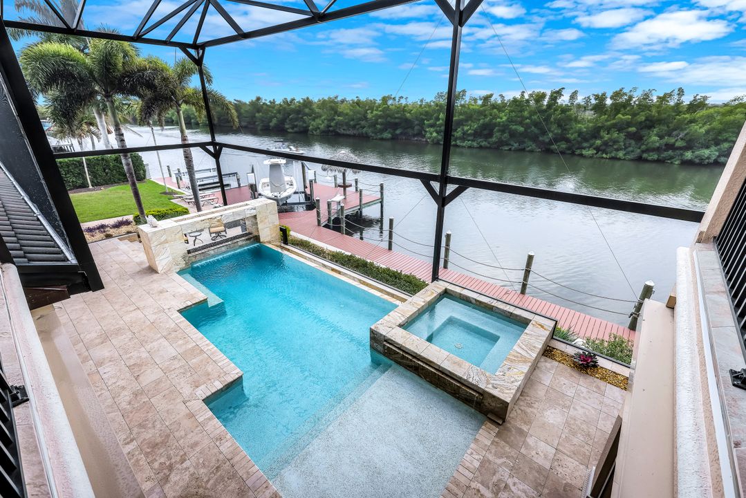 5703 Yardarm Ct, Cape Coral, FL 33914