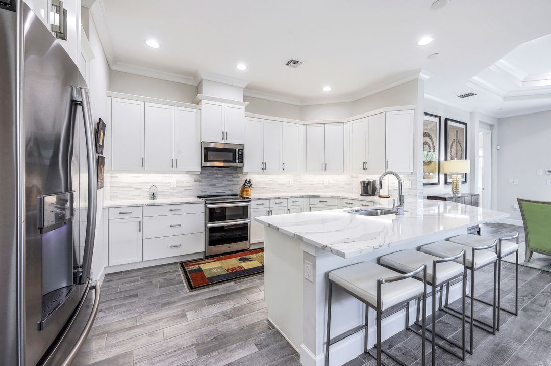 5879 Haiti Dr, Naples, FL 34112