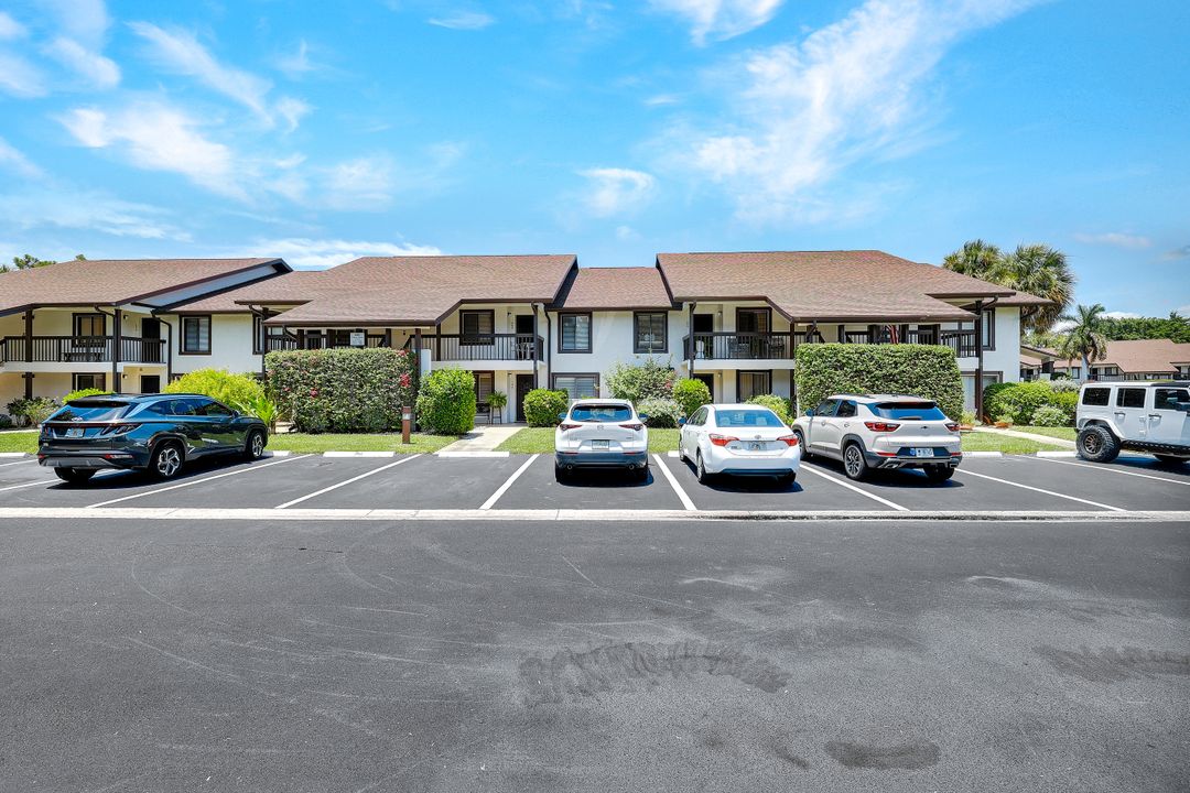 800 Misty Pines Cir #H205, Naples, FL 34105