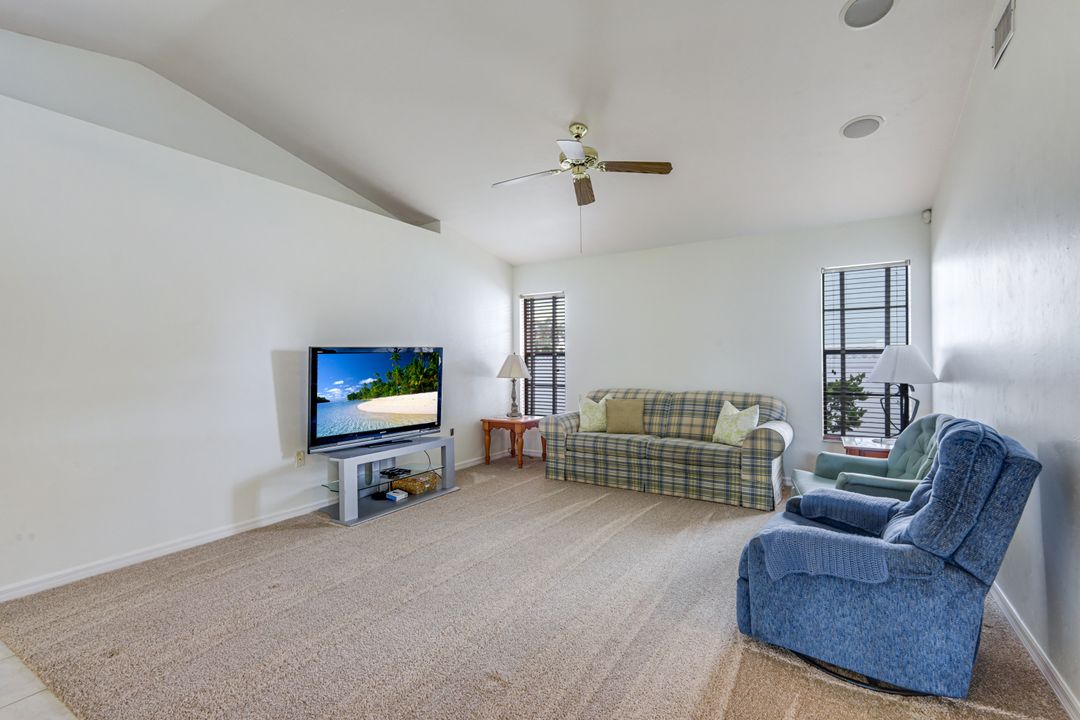 1002 SE 5th St, Cape Coral, FL 33990