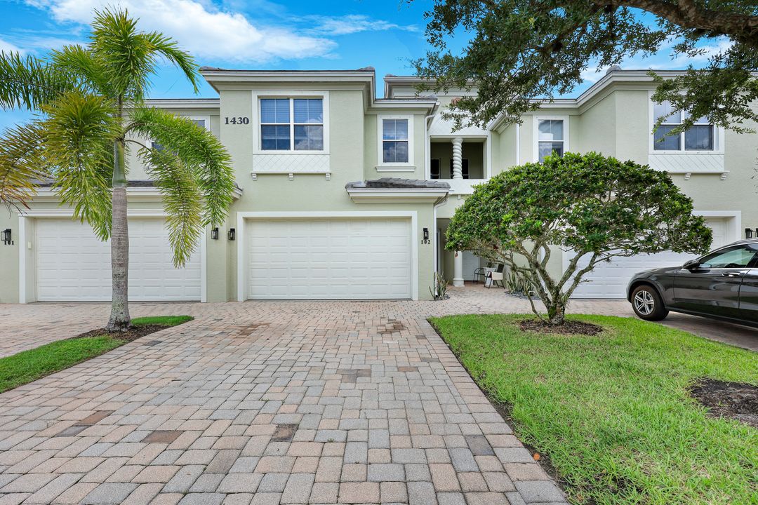 1430 Mariposa Cir, Naples, FL 34105