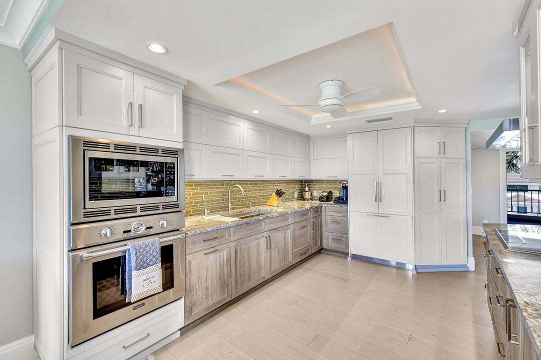 2302 Gulf Shore Blvd N, Naples, FL 34103