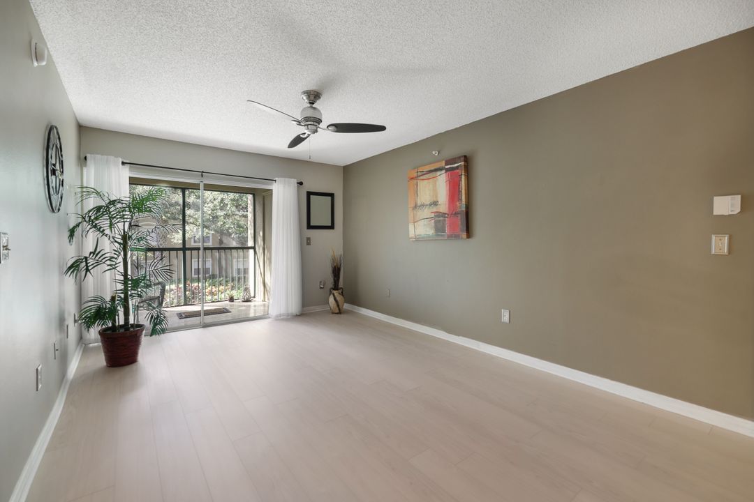 8960 Colonnades Ct E #926, Bonita Springs, FL 34135