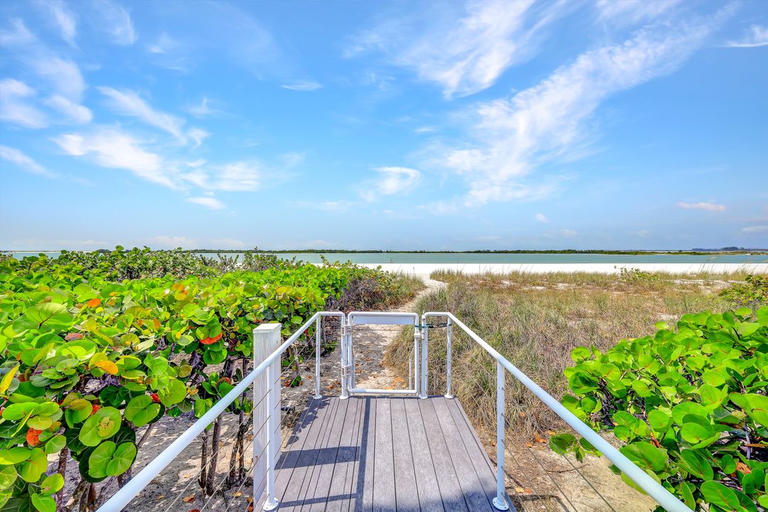 336 Seabreeze Dr, Marco Island, FL 34145