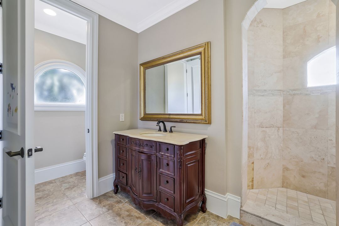 541 Taylor Ct, Marco Island, FL 34145