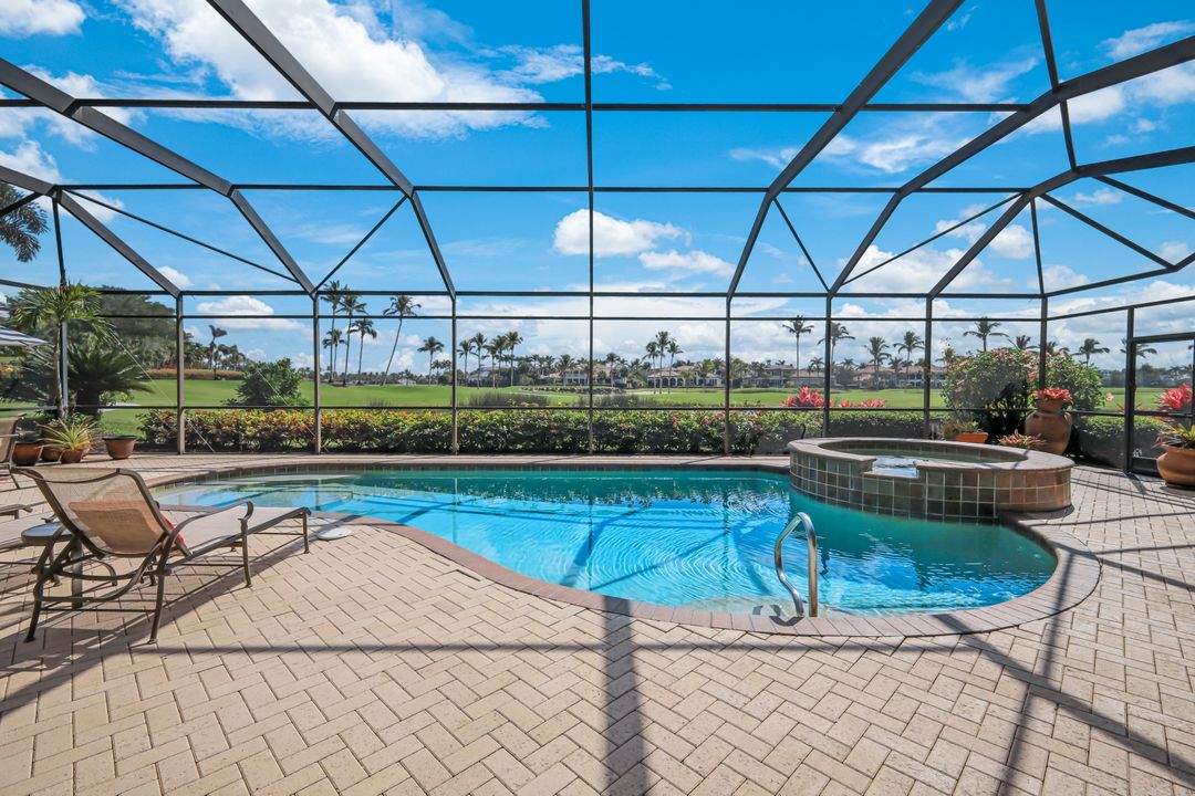 2390 King Palm Way, Naples, FL 34105