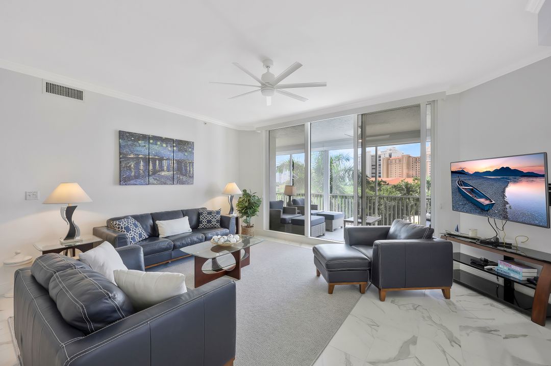 400 Flagship Dr #402, Naples, FL 34108