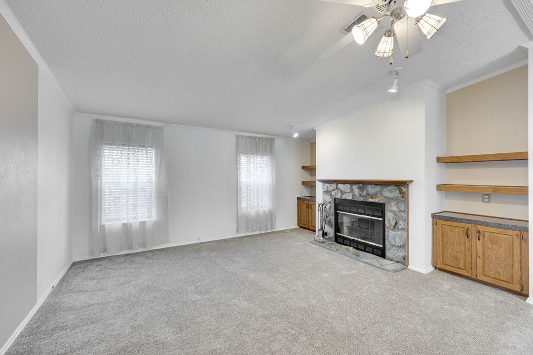 433 Rainbow Dr, North Fort Myers, FL 33903