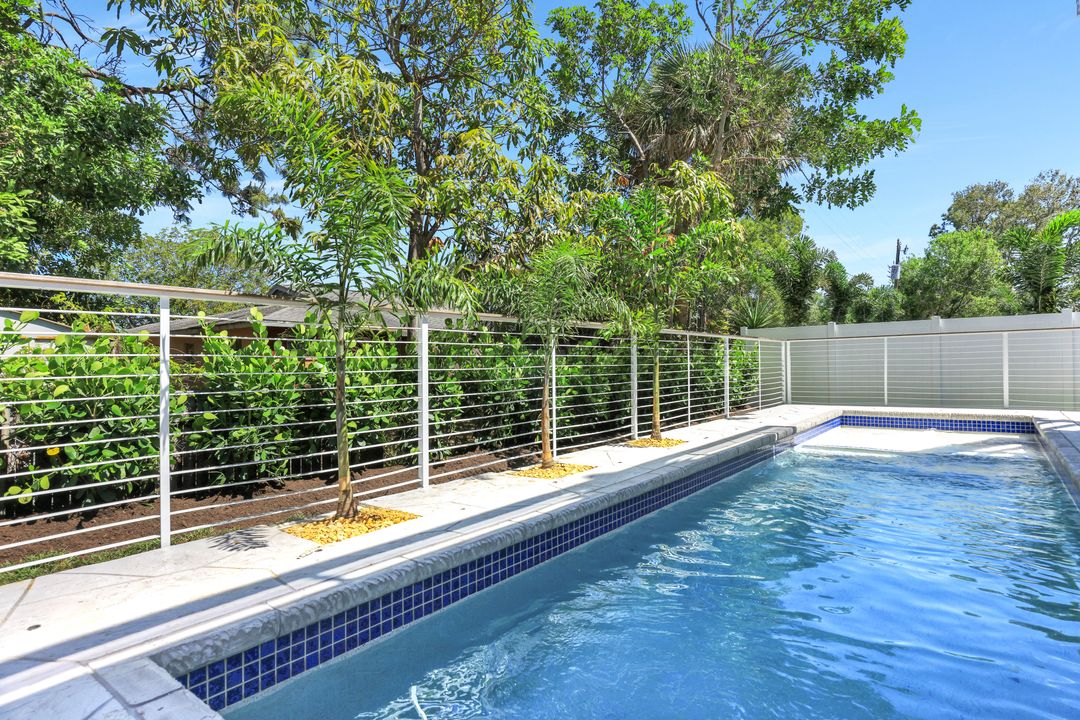 859 92nd Ave N, Naples, FL 34108