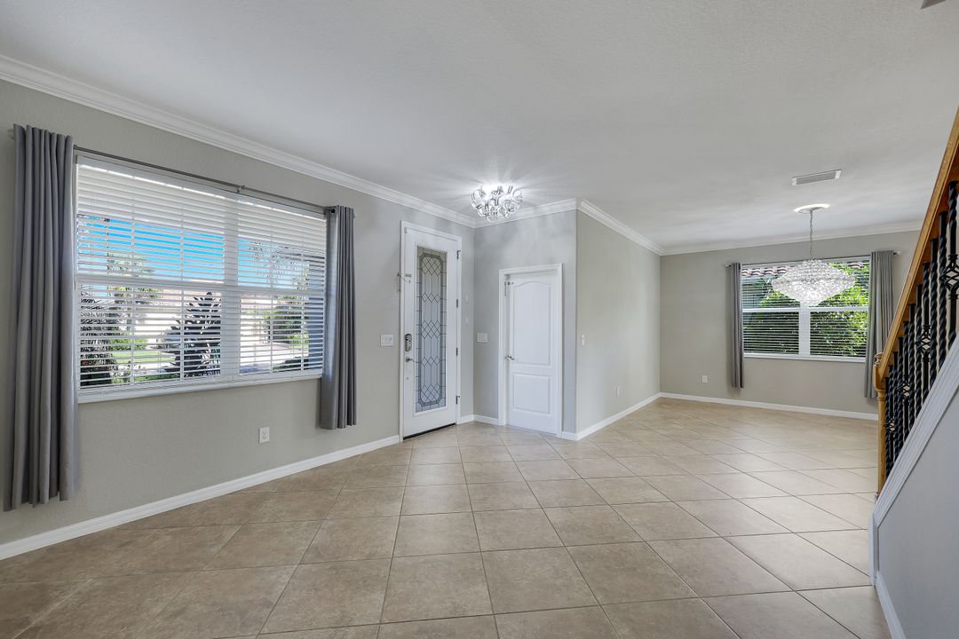 2262 Vermont Ln, Naples, FL 34120
