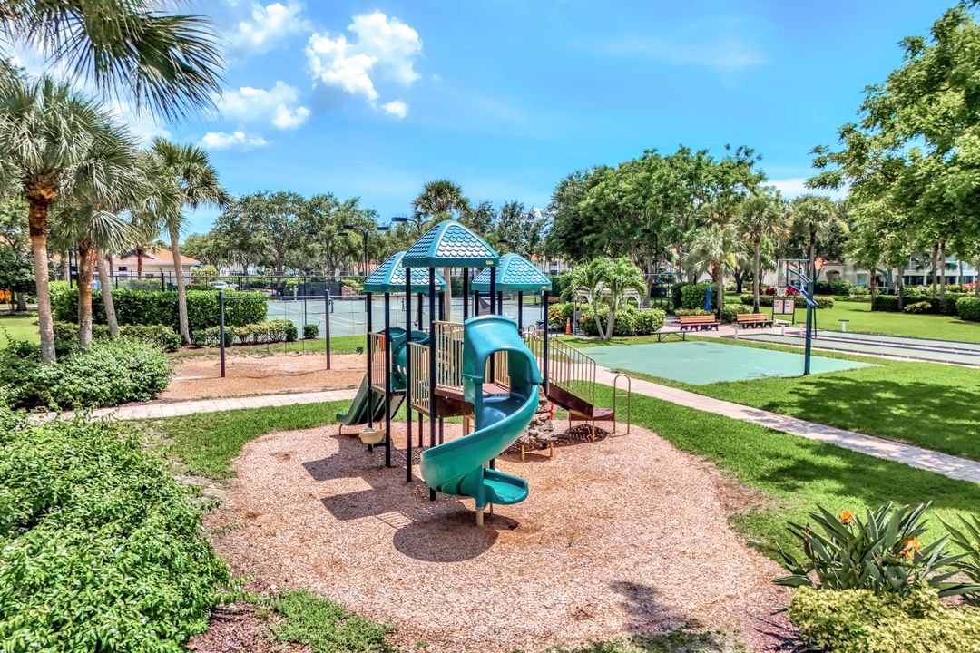 3082 Windsong Ct #303, Naples, FL 34109