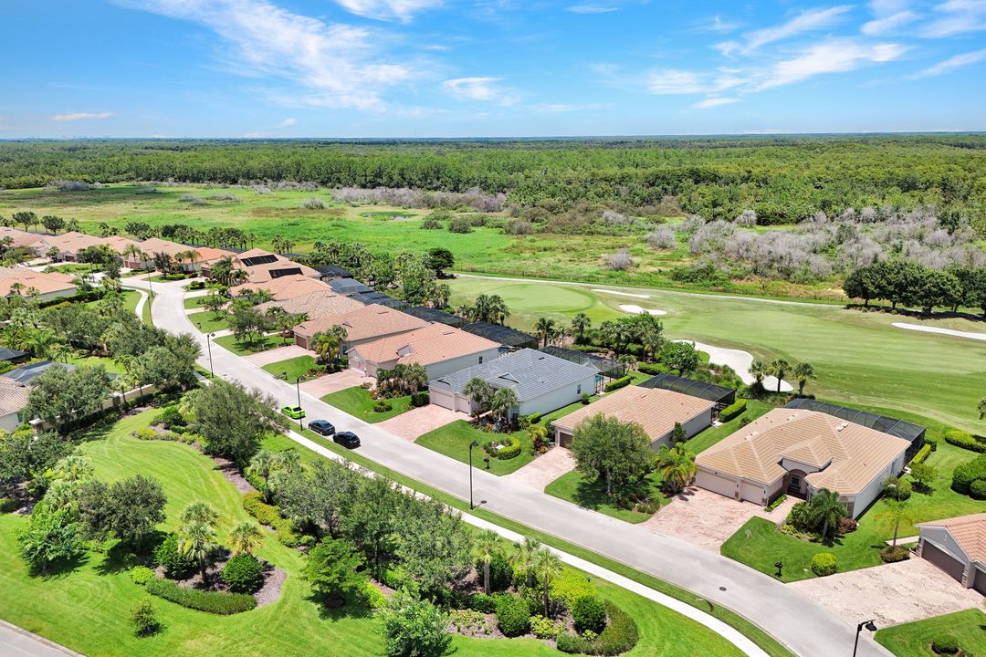 9263 Fieldstone Ln, Naples, FL 34120