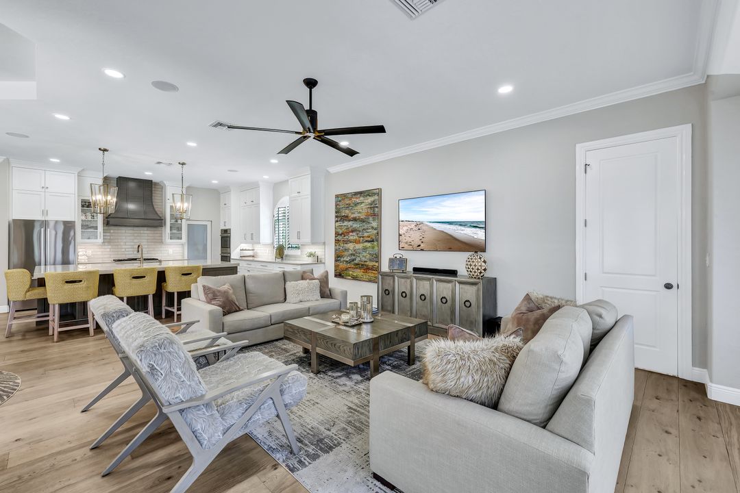 4624 Pond Apple Dr N, Naples, FL 34119