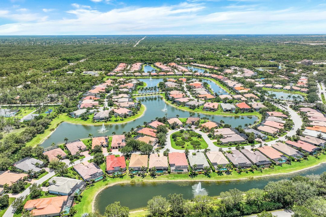 5773 Hammock Isles Dr, Naples, FL 34119