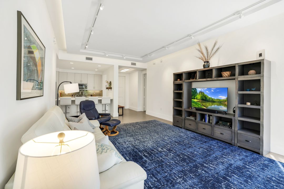 1035 3rd Ave S #215, Naples, FL 34102