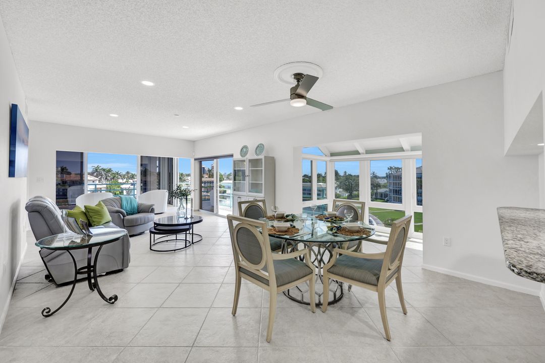 255 Park Shore Dr #341, Naples, FL 34103