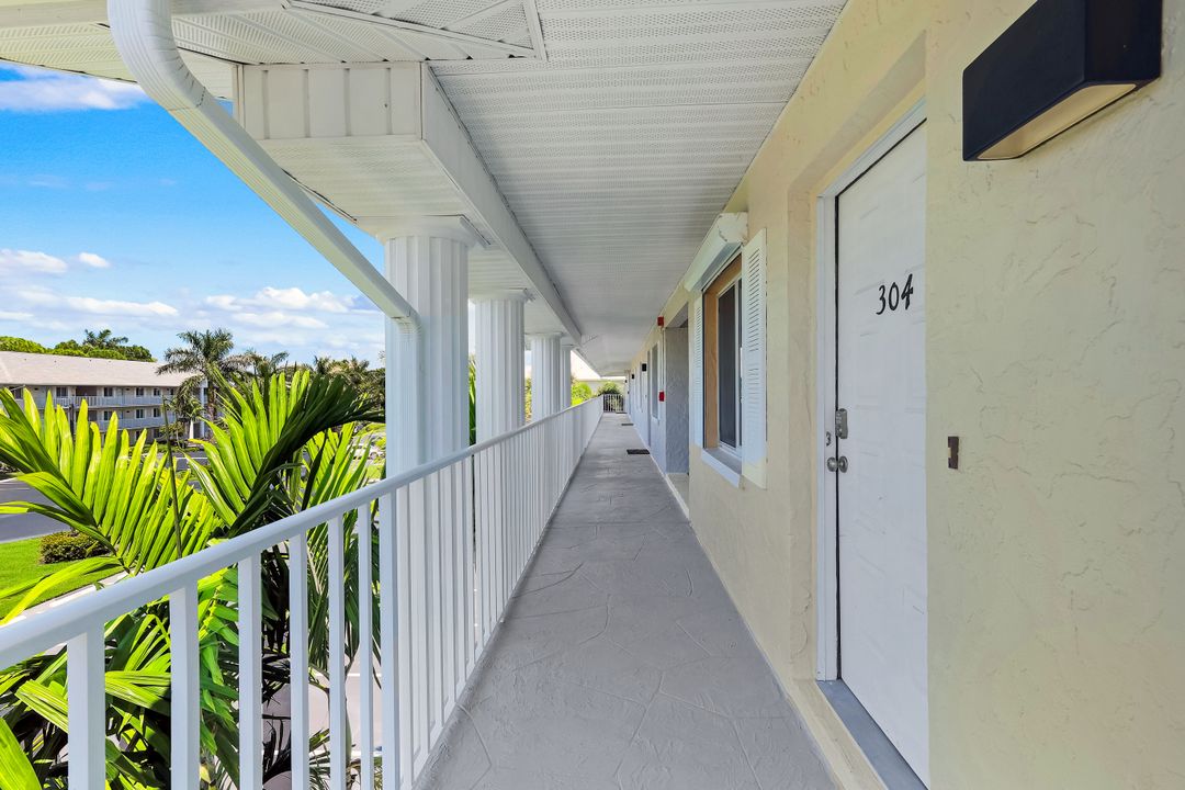 3051 Sandpiper Bay Cir #304, Naples, FL 34112
