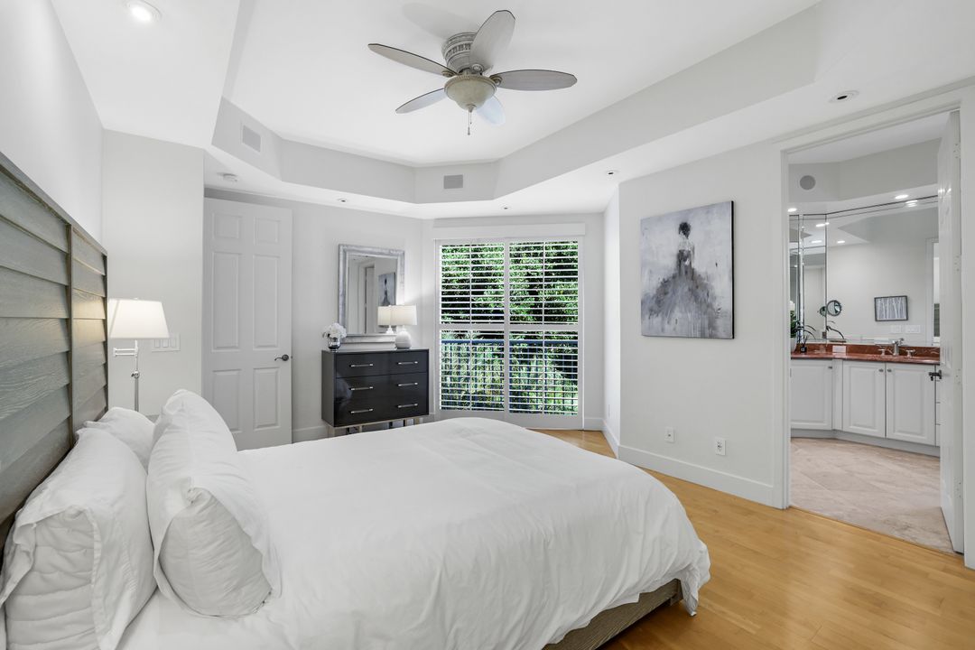 1560 Clermont Dr #201, Naples, FL 34109