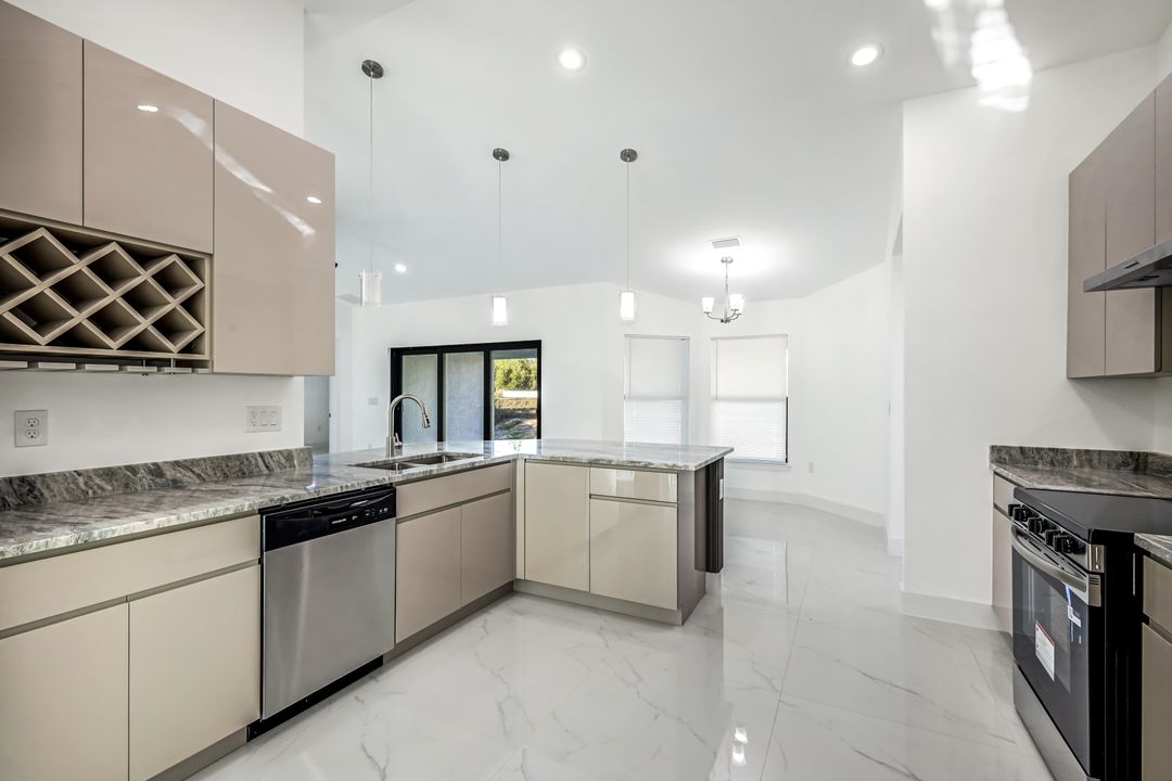 2618 Queen Dr, Lehigh Acres, FL 33971