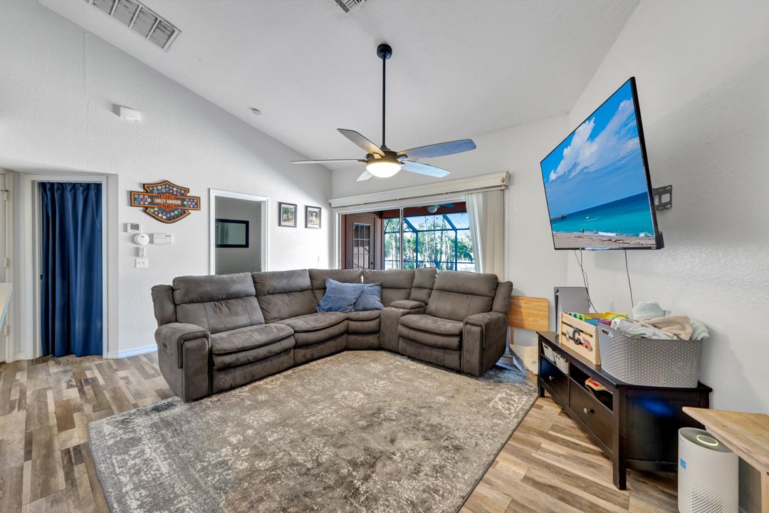825 23rd St SW, Naples, FL 34117