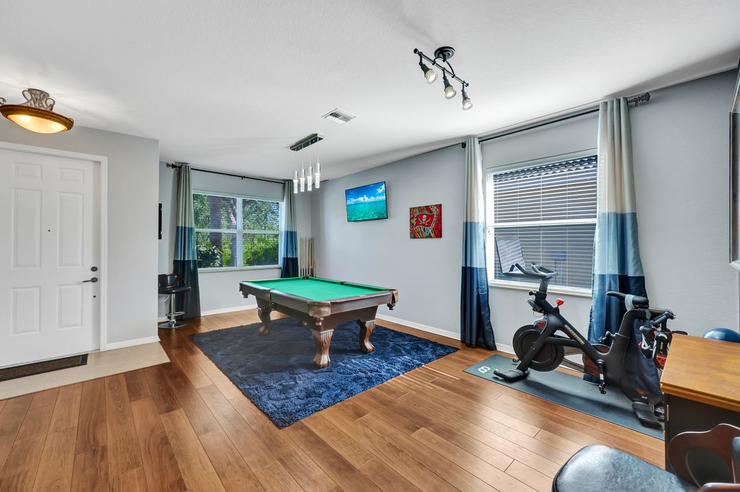 9262 Chestnut Tree Loop, Fort Myers, FL 33967