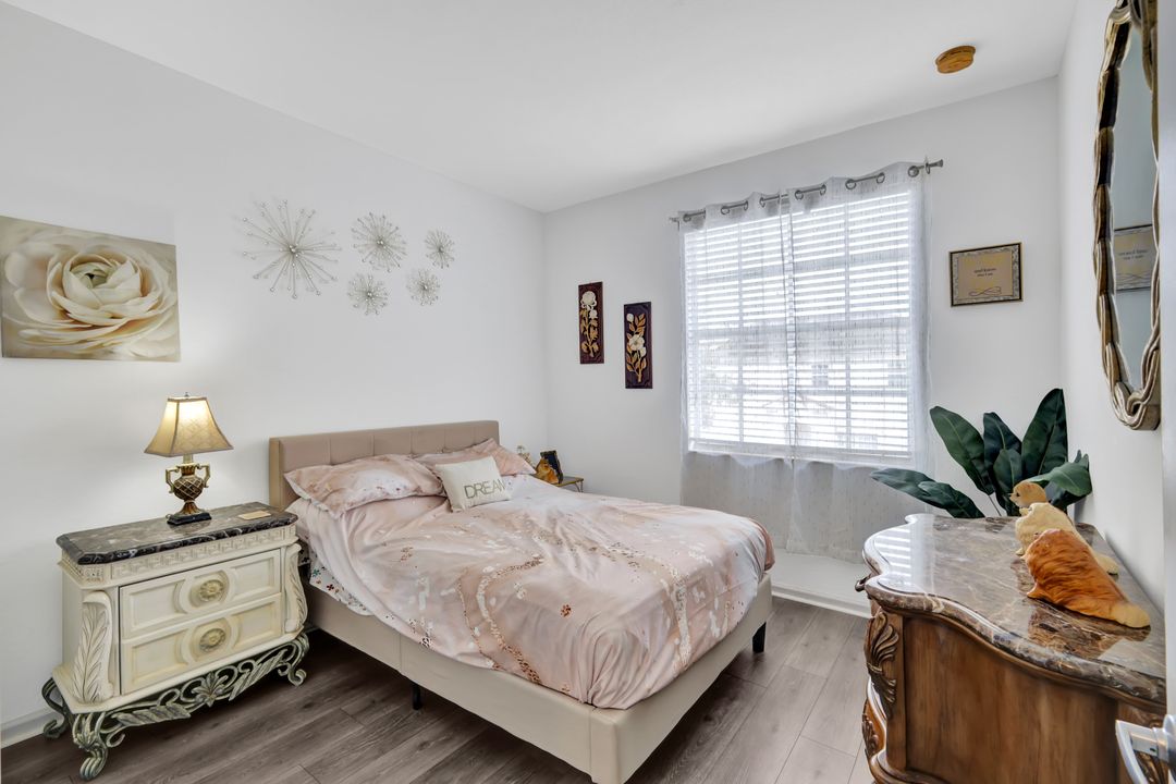 7009 Romana Way, Naples, FL 34119