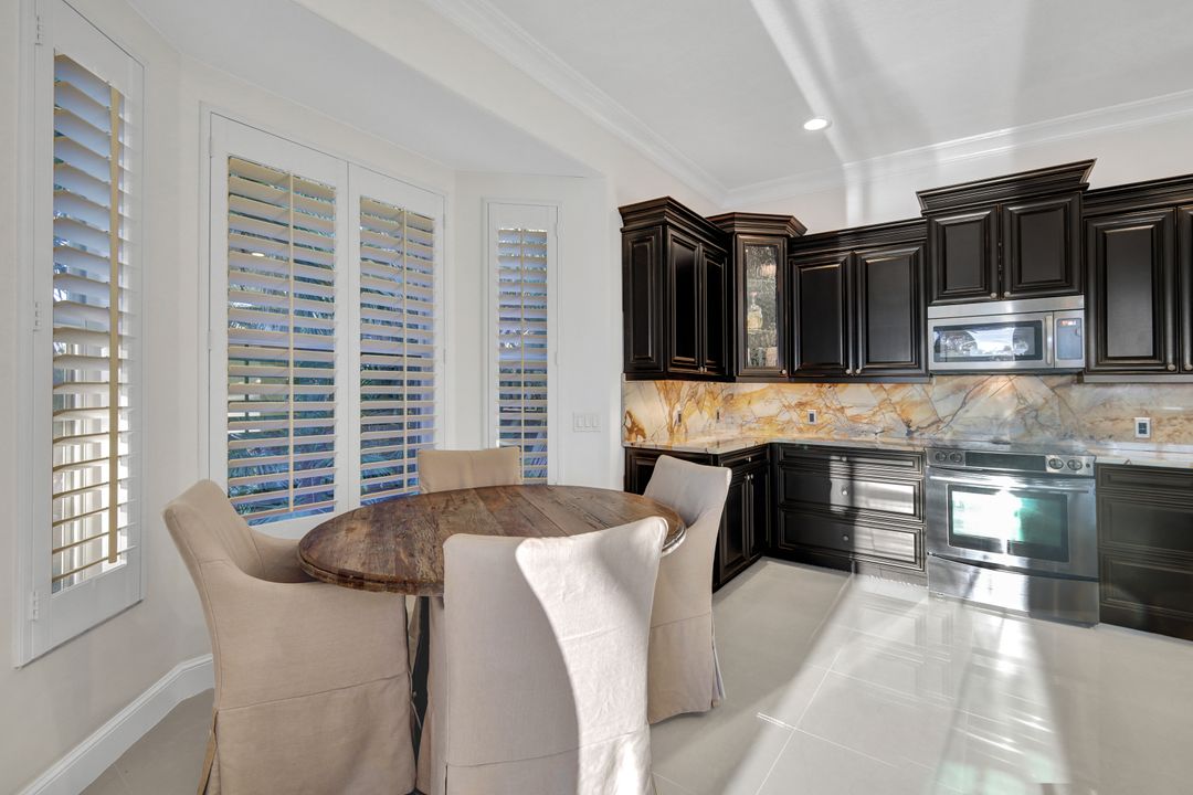 3220 Hamlet Dr #4, Naples, FL 34105