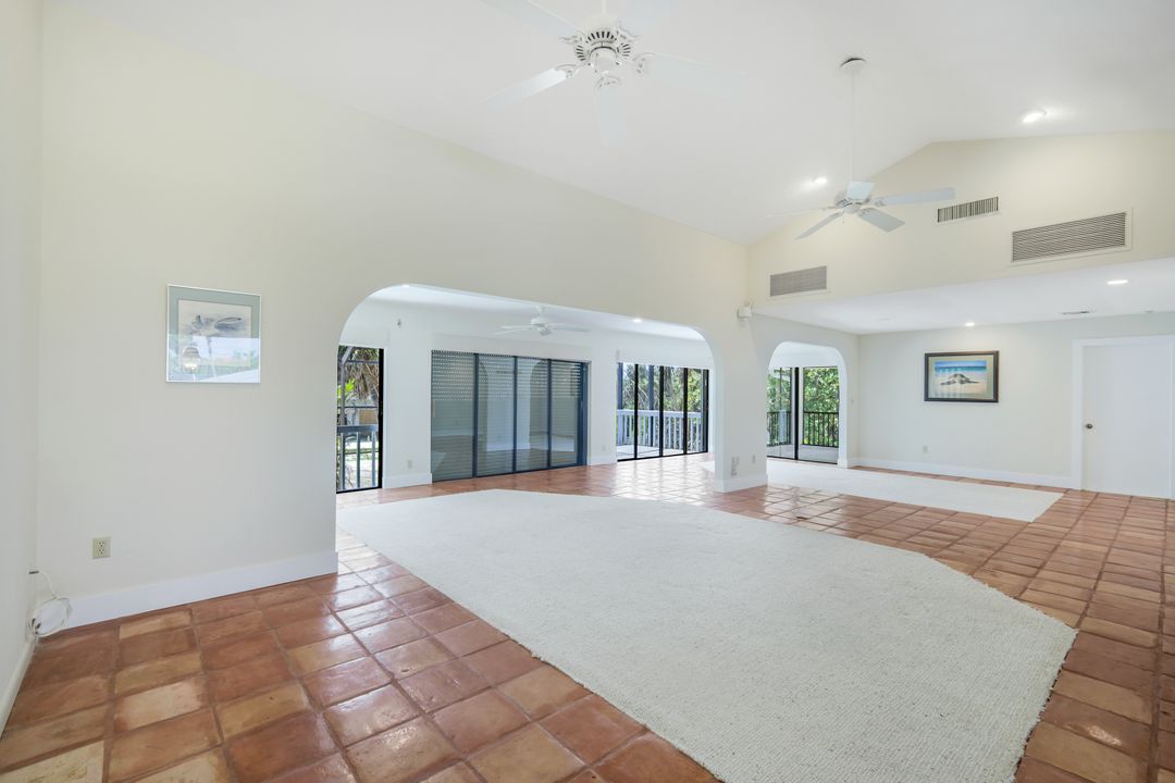 1043 Blue Heron Dr, Sanibel, FL 33957