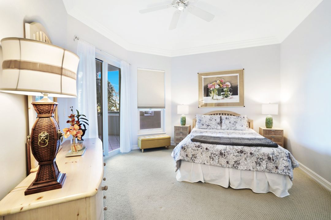 4811 Island Pond Ct #302, Bonita Springs, FL 34134