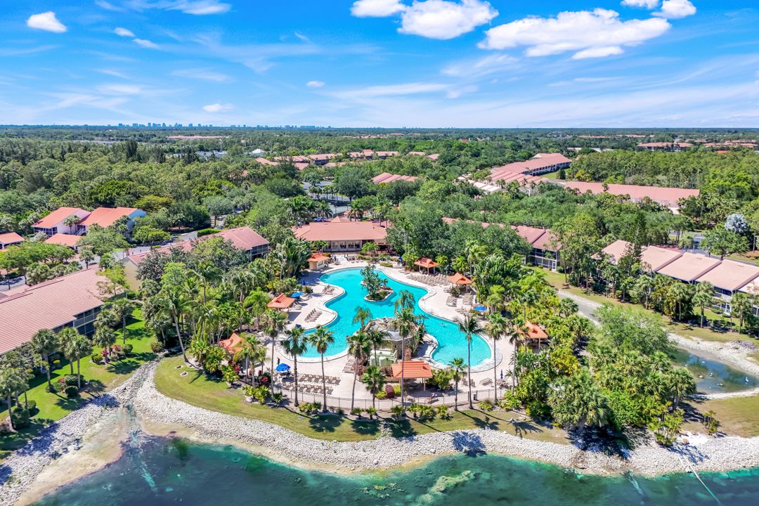 2365 Hidden Lake Dr #9, Naples, FL 34112