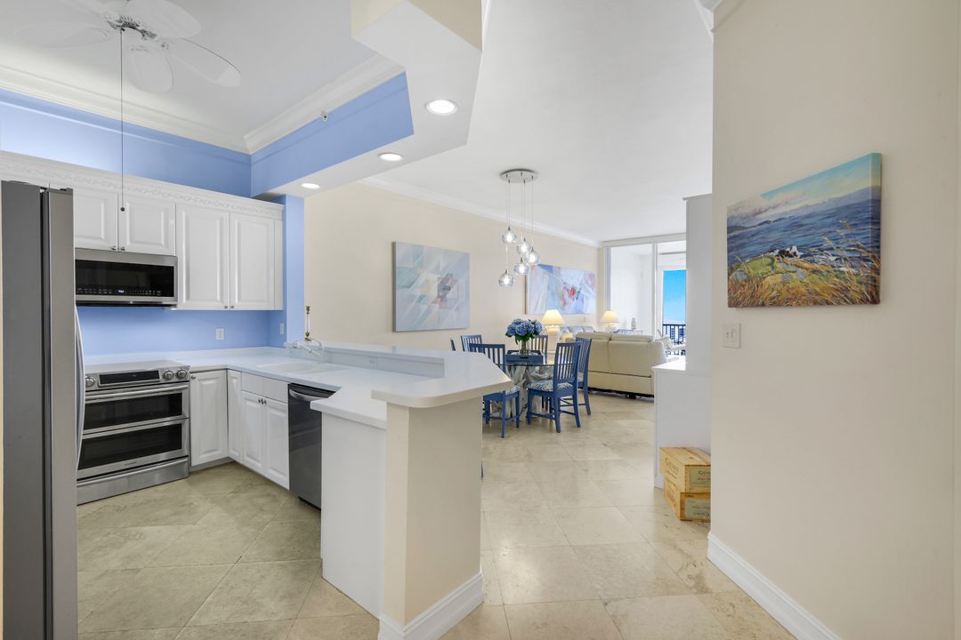 400 Flagship Dr #1206, Naples, FL 34108