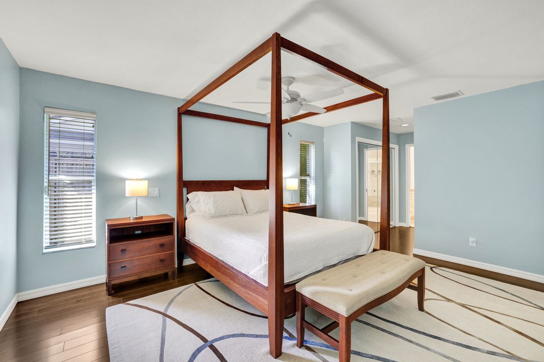 10341 Regent Cir, Naples, FL 34109