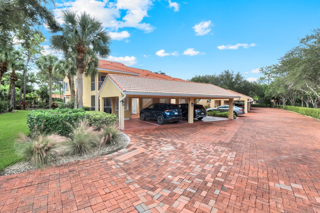 2462 Hidden Lake Dr #1, Naples, FL 34112