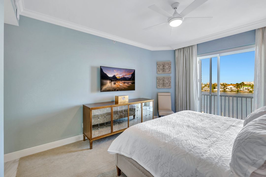 410 Flagship Dr #501, Naples, FL 34108