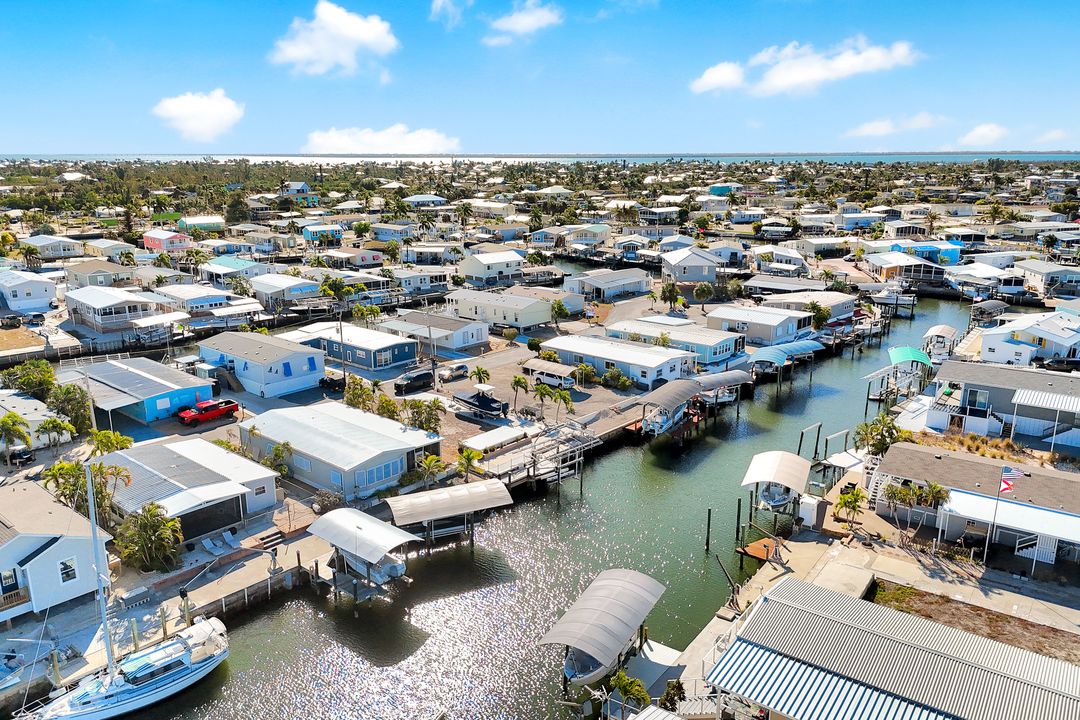 2971 Bounty Ln, Saint James City, FL 33956