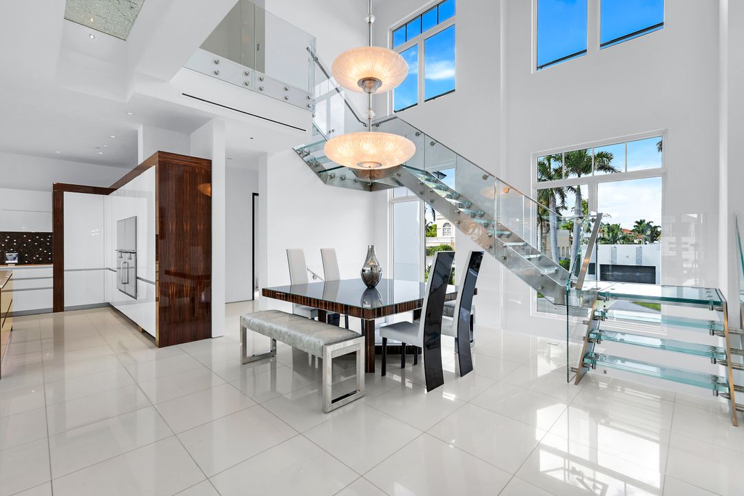 260 Channel Dr, Naples, FL 34108