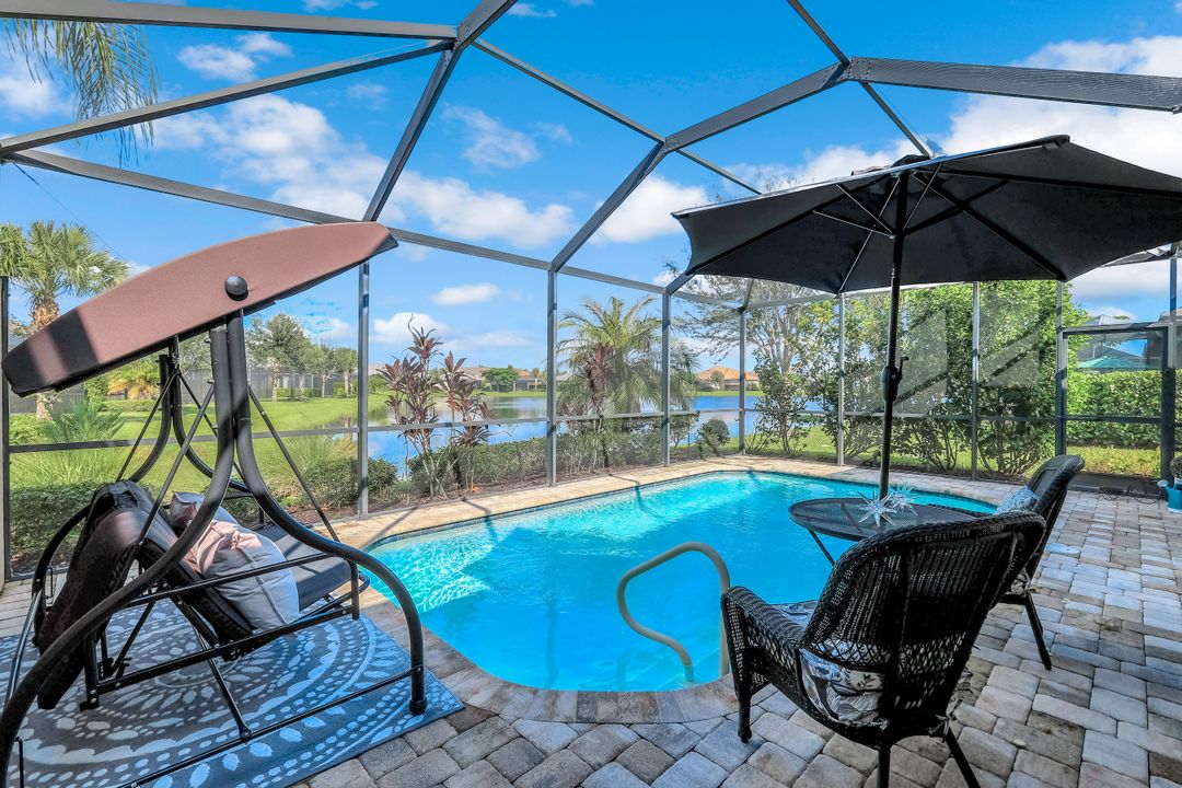 7659 Jacaranda Ln, Naples, FL 34114