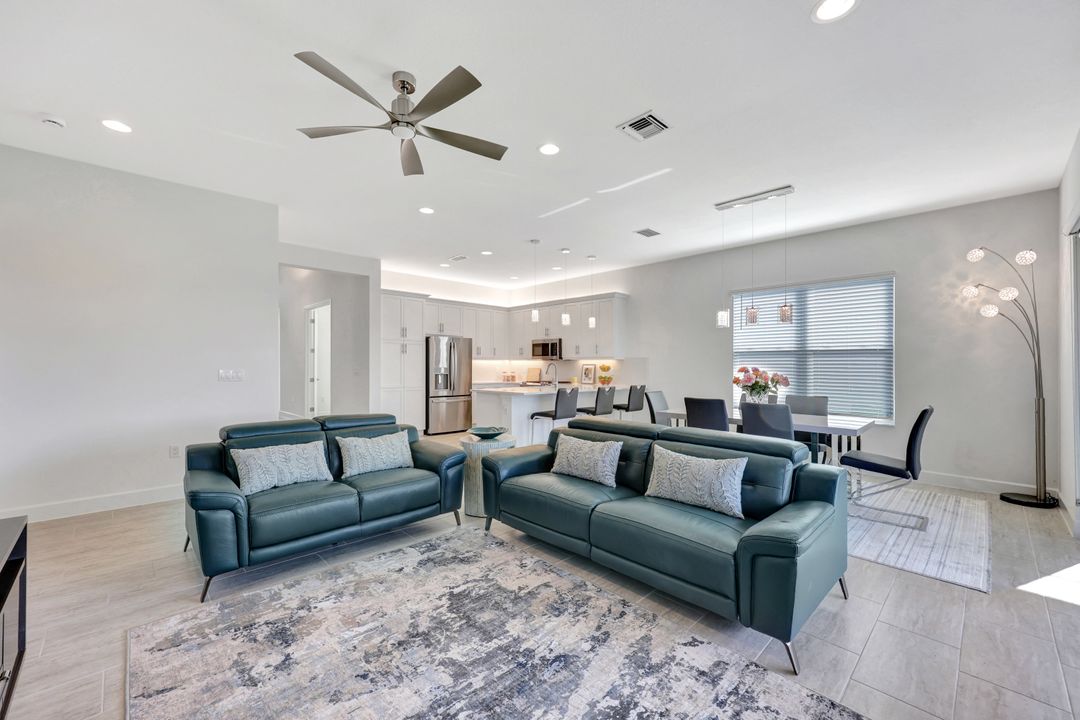 12418 Dahlia Ct, Naples, FL 34120