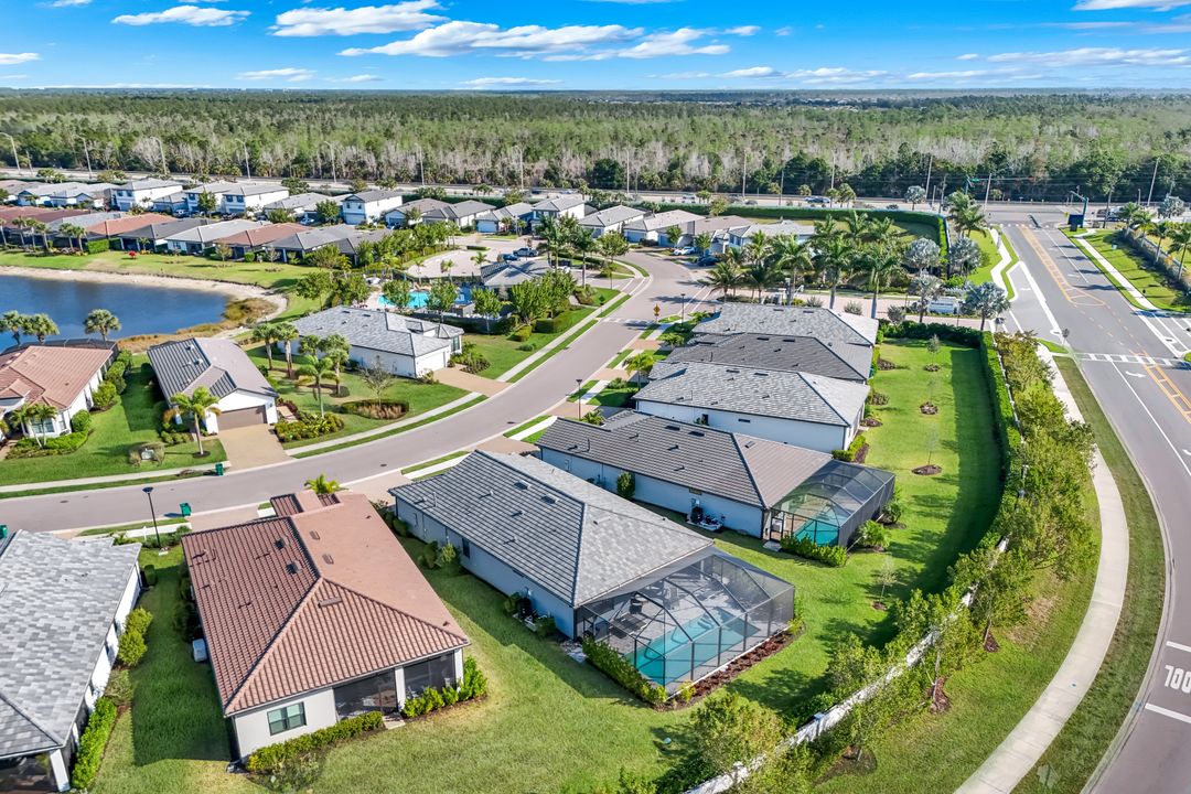 1944 Yellowfin Cir, Naples, FL 34114