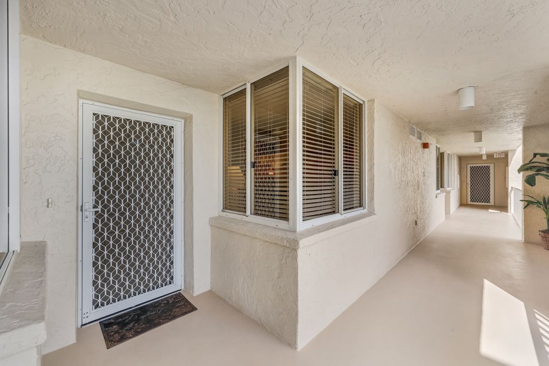 11118 Gulf Shore Dr #803, Naples, FL 34108