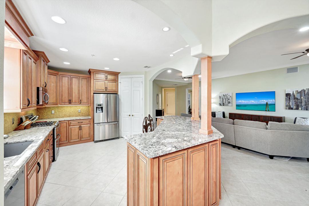 9002 Cascada Way #102, Naples, FL 34114