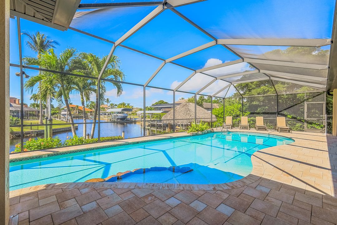 494 Keenan Ave, Fort Myers, FL 33919