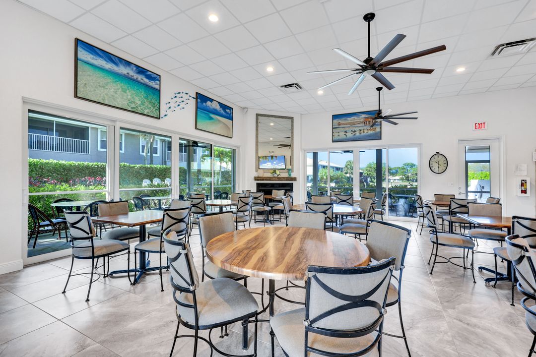 314 Emerald Bay Cir #I-5, Naples, FL 34110