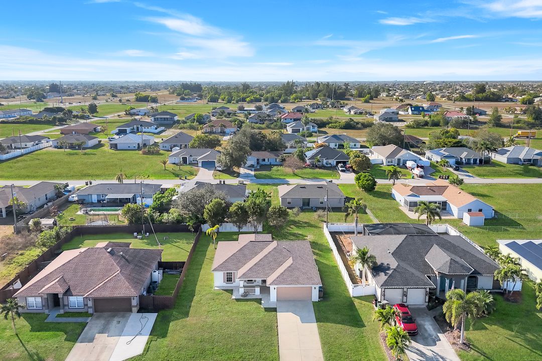 1706 NE 2nd Pl, Cape Coral, FL 33909